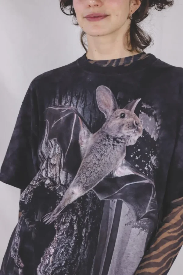 Cute lil bat t-paita