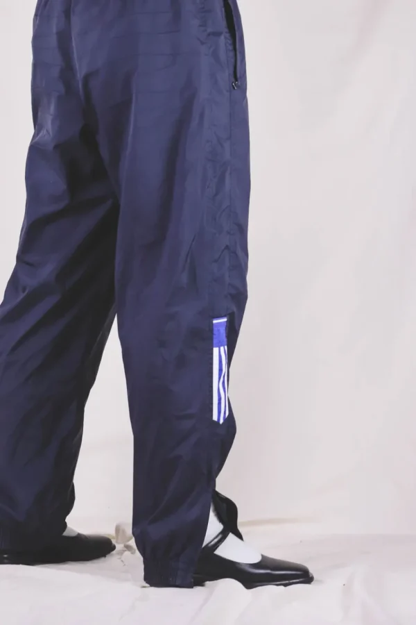Erika Adidas Y2K-verkkarit