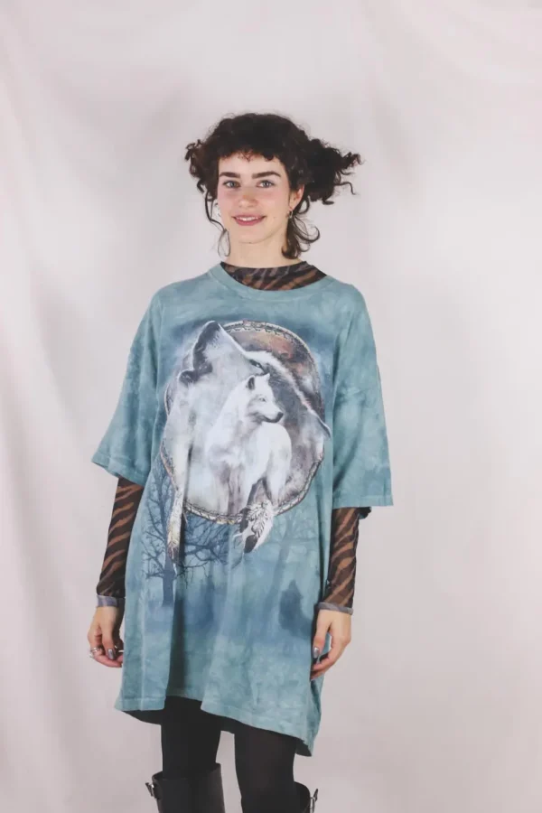 White wolf howl t-paita