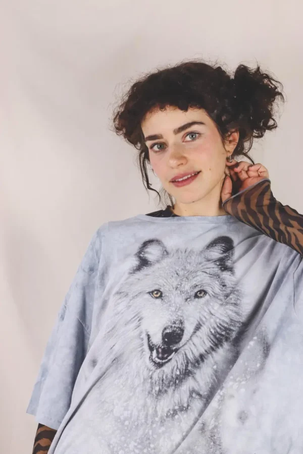 White wolf t-paita